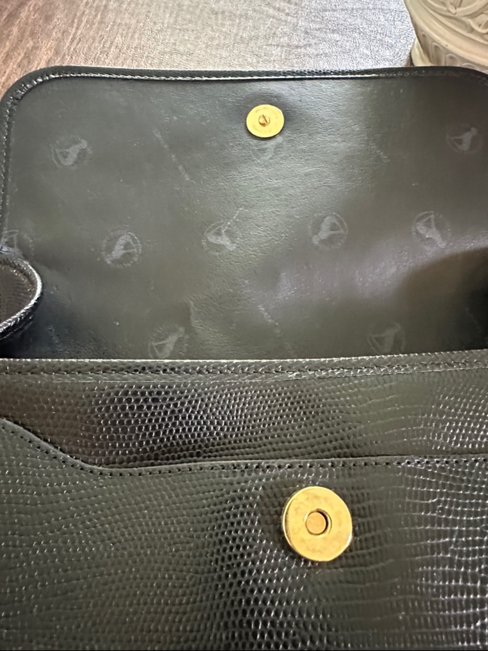 Francois Marot made in Paris Vintage Black Leather Crossbody
-price is firm - Picture 4 of 12